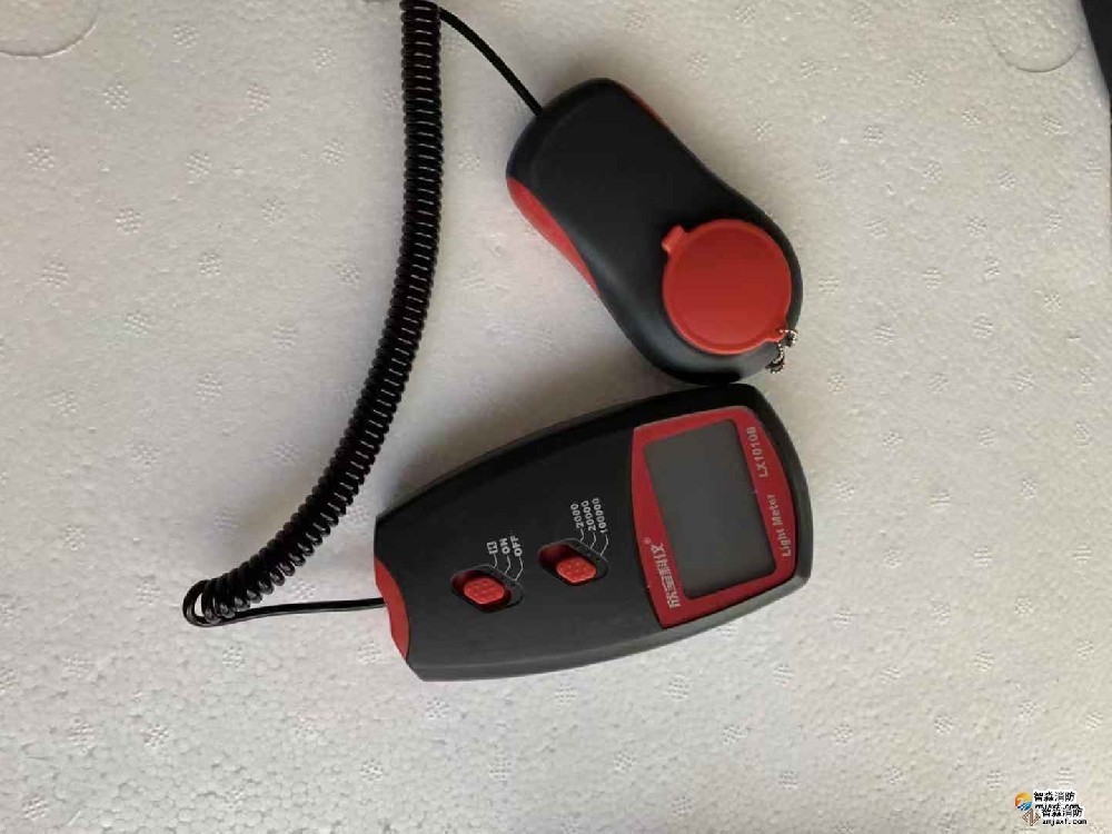 數(shù)字照度計(jì)量程不小于2000lx；精度：±5％